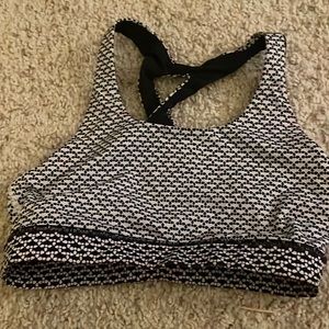 Black and white lululemon sports bra size 4